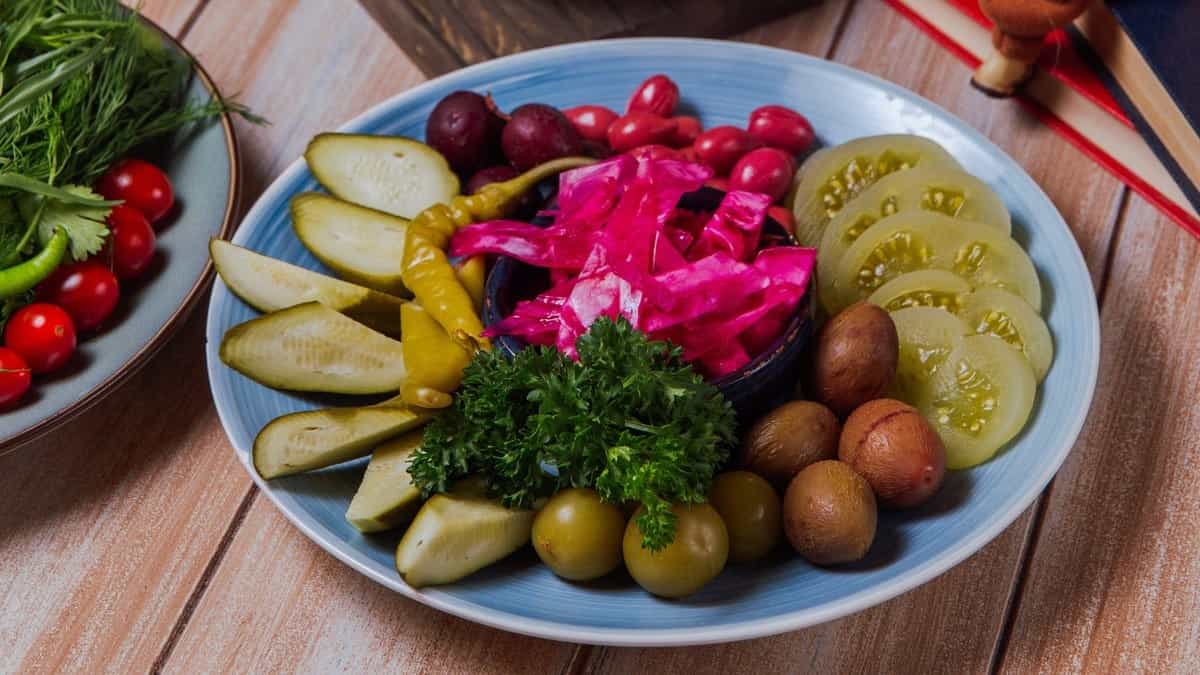 Meyvə turşusu - (Zoğal, cənnət alması, alça,...