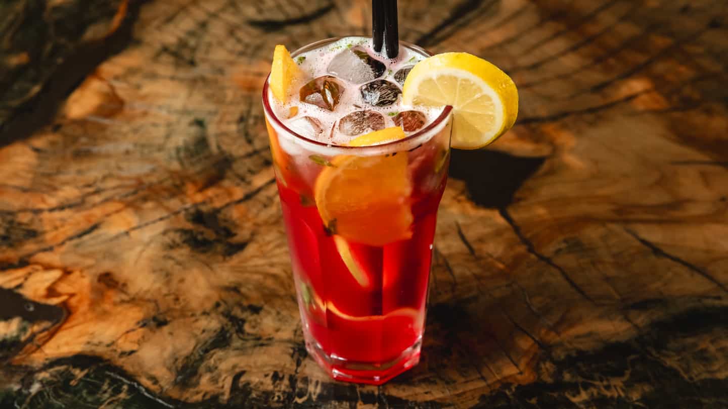 MOJITO STRAWBERRY / PEACH / ORANGE - Buz, qazlı su, limon, nanə və uyğun...