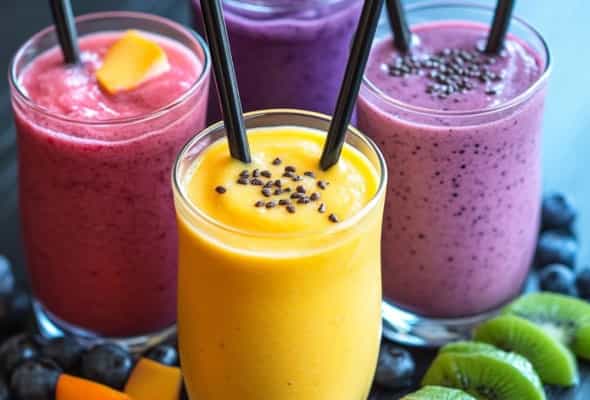 smoothie - meyvə, tərəvəz, süd kimi...