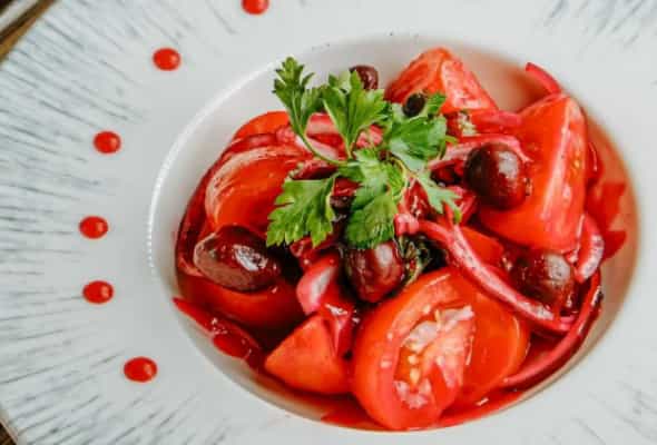 Pomidor salatı Vişnəli sousla - (pomidor, vişnə sous, qırmızi...