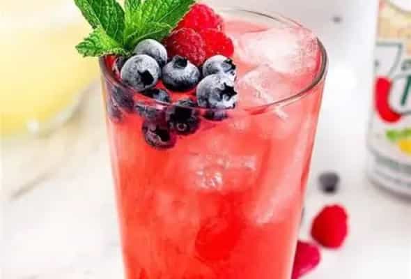 Qarışıq Giləmeyvə Limonadı - Qarışıq giləmeyvə siropu,...