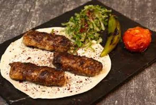 Xan kababı - qaraciər,quzu əti,sarımsaq,qara...