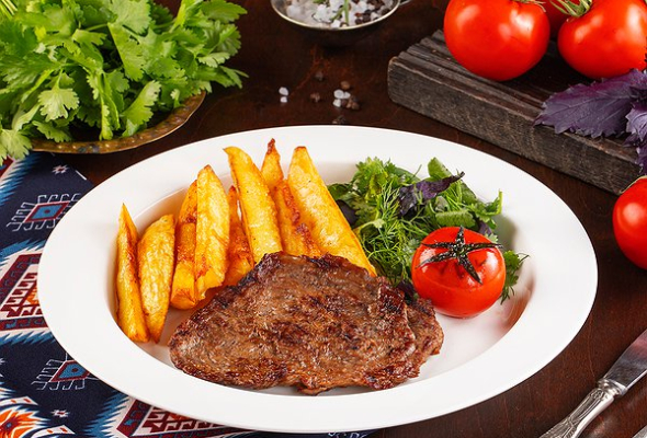 Ət langet (Kartof fri ilə) (380 qr) - (Can əti, kartof fri, acı bibər,...