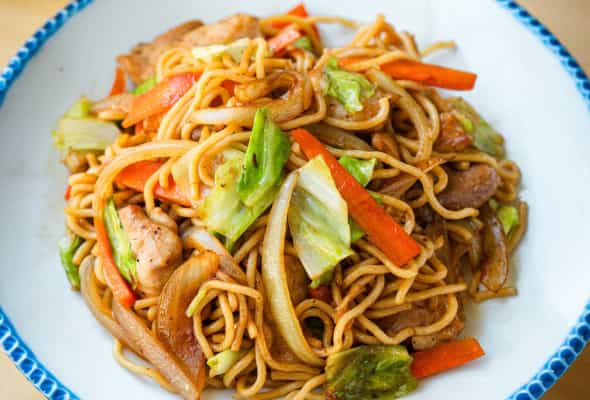 YAKİSOBA CHİCKEN - (Udon,toyuq,yerkökü,şirin...