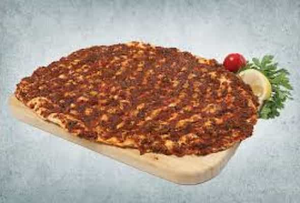 Acılı Lahmacun 130 qr - Un, mal əti, duz, bibər, pomidor,...