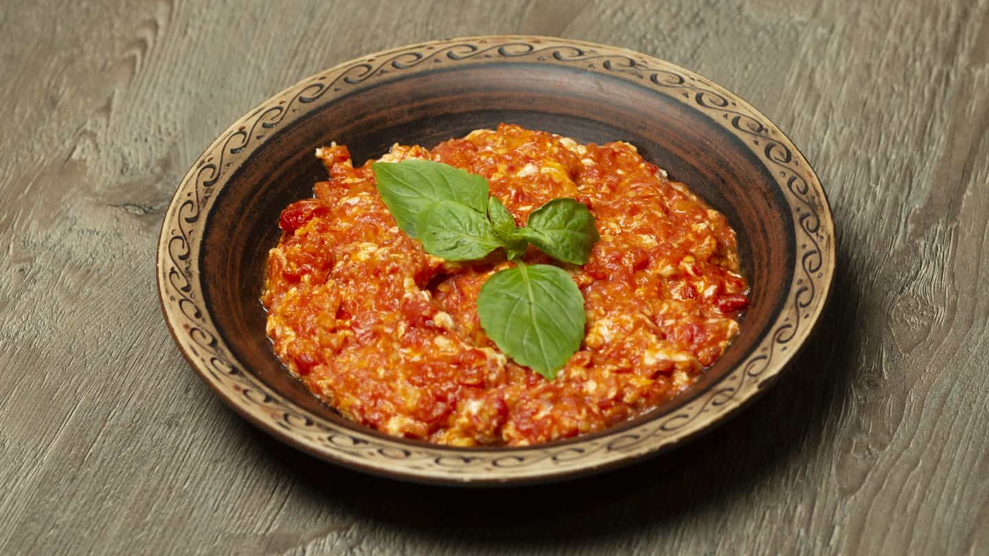 Pomidor yumurta - 