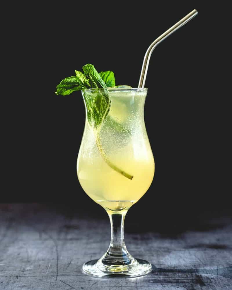 Mojito Classic - Buz,limon,qazlı su,nanə,şəkər az...