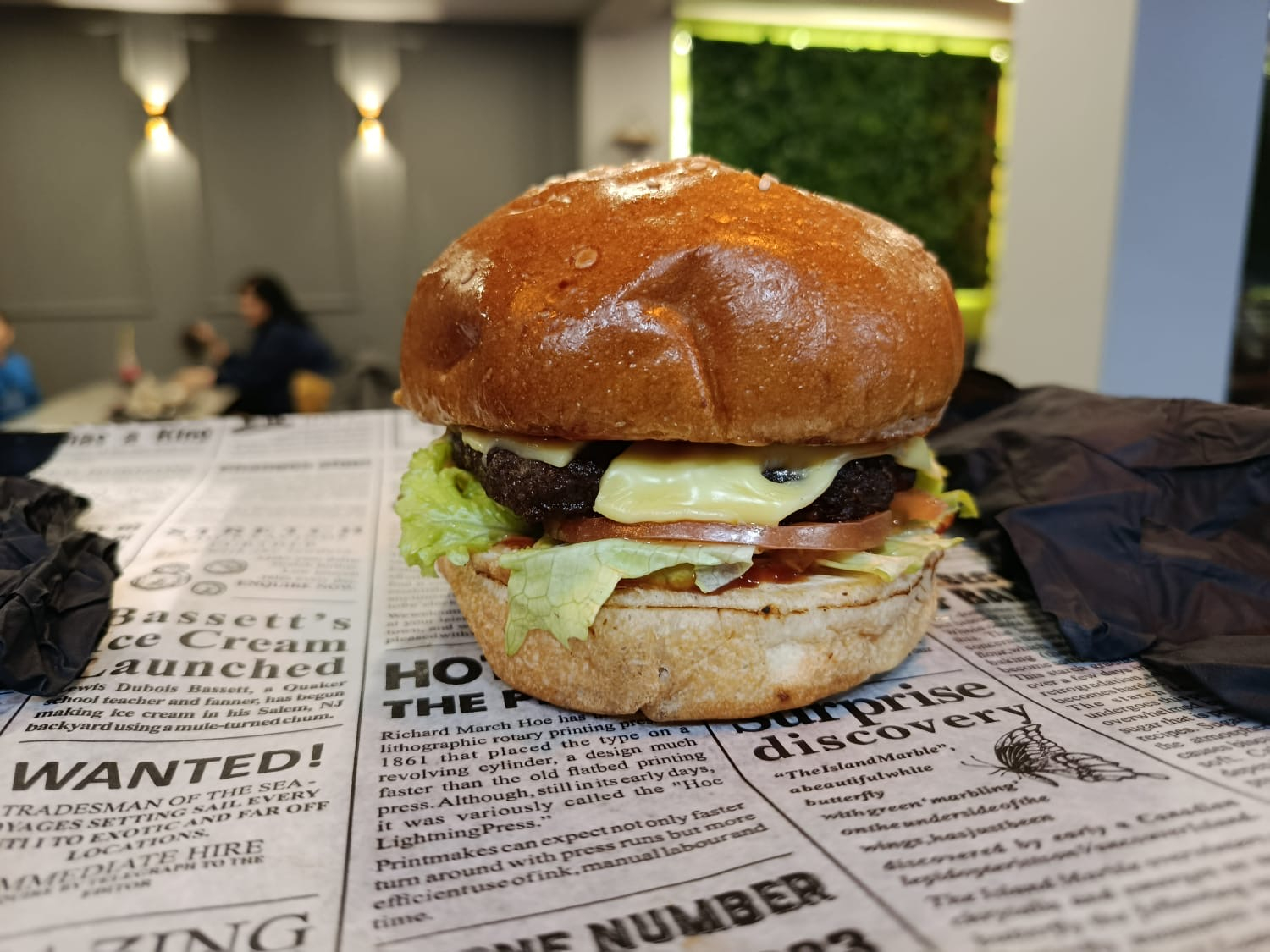 BEEF BURGER - mal əti 120 qr, burger çörəyi,...