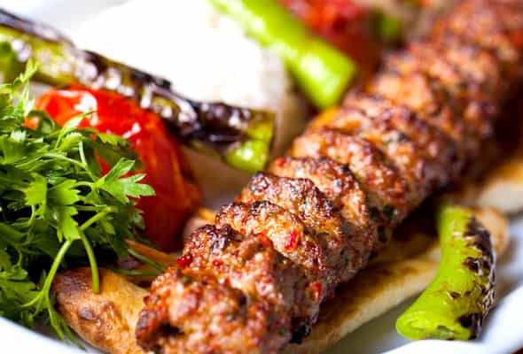 Adana kababı 200 qr - Quzu əti, pomidor, bibər, soğan,...