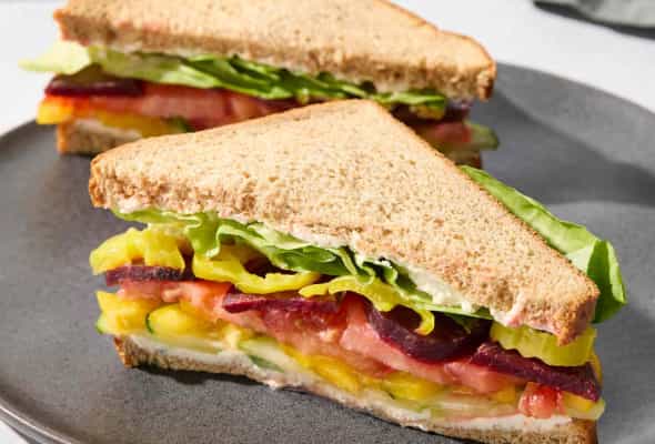 SANDWICH - KAŞAR PENDİR KOLBASA MAYONEZ KETCUP...