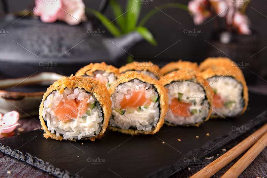 Hot roll Salmon - (Yaponica düyü, nori, pendir, xiyar,...