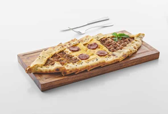 Pide Qarışıq - Quş başı və qiymə, pendir