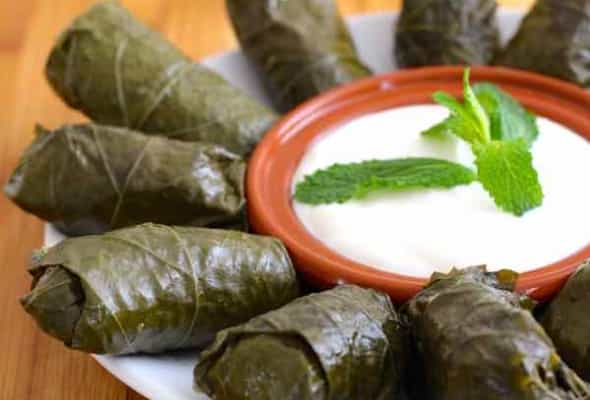 Yarpaq Dolması - Quzu eti, üzüm yarpagı, qatıq