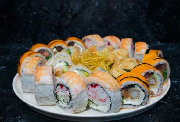 Chef's special set (26 ədəd) - Umai roll-8ədəd
Samuray...