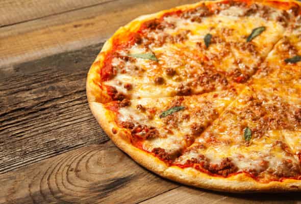 Pizza Bolonez - Mozarella pendiri, sous, ət qiymə