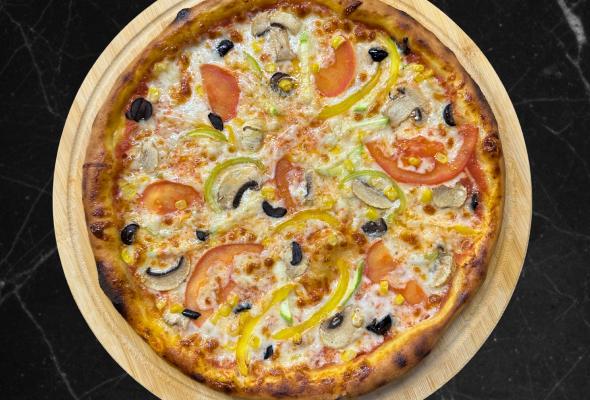 Pizza Vegetarian - pizza sousu,rengli biber,mozzarella...