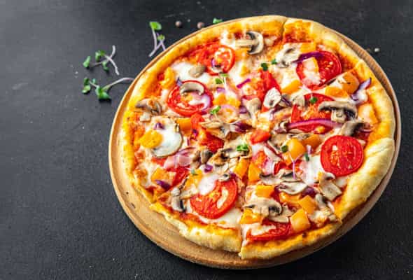 Pizza Drakon - Mozarella pendiri, pomidor, sous, acı...