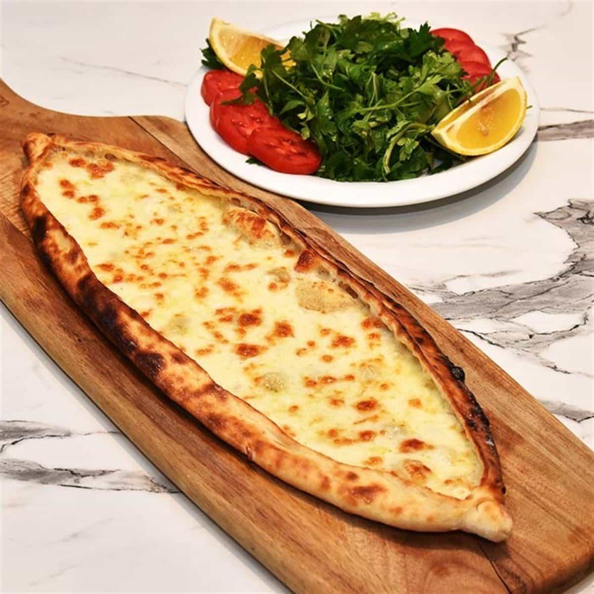 Pide kaşarlı - Kaşarlı