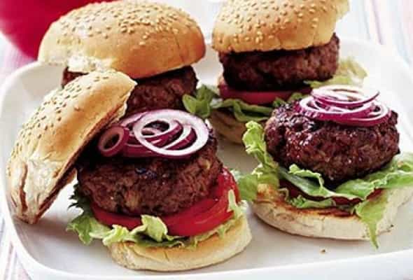 Burger mal eti - Mal əti, Pomidor, Xiyar, Sogan, Sous