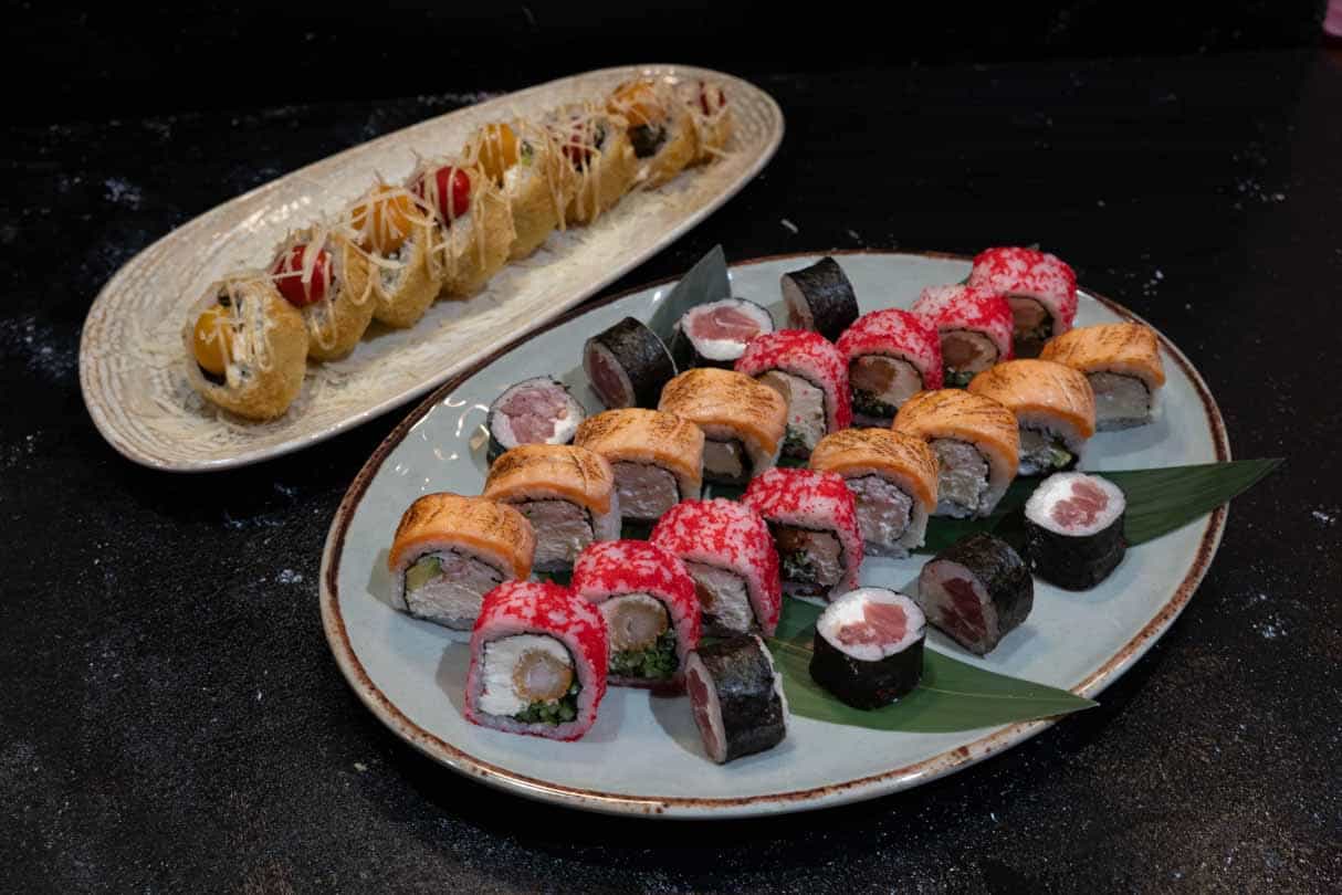 Bansai Set (34 ədəd) - - Salmon Qril Roll – 8 ədəd
-...