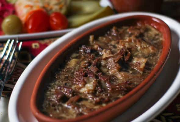 Tuşonka  200 qr - Dana əti, dəfnə yarpağı, duz,...