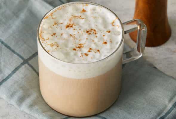 chai tea latte - chai tea tozu, süd