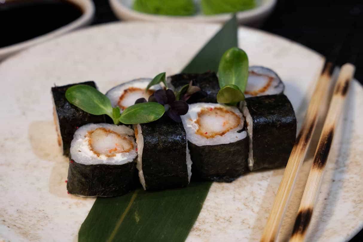 Ebi Maki Roll - Düyü, nori, krem pendir, krevetka,...