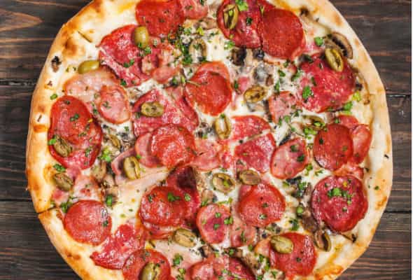 Pizza Salyami - Mozarella pendiri, göbələk ,...