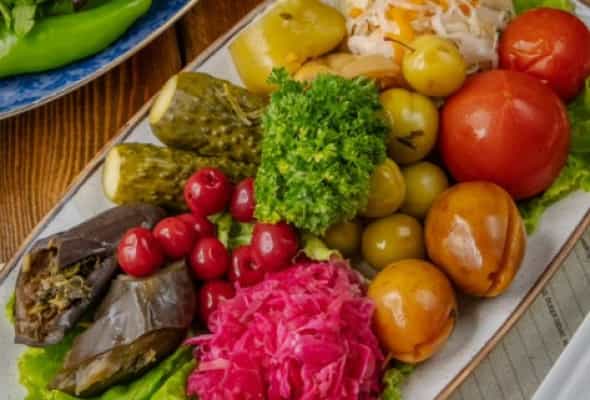 Turşu assorti 500 qr - (Xiyar turşusu, alça turşusu, lobya...