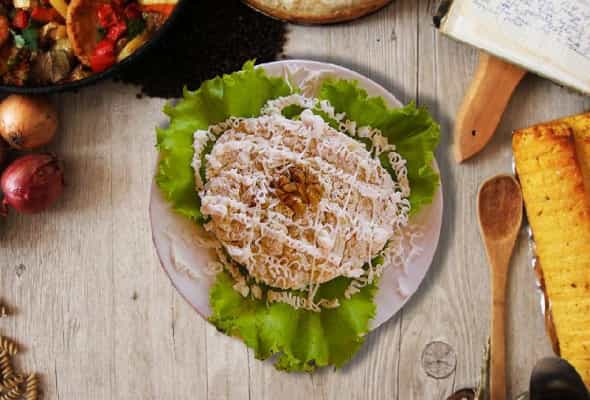 Didmə salatı - Toyuq filesi, sarımsaq, mayonez, qoz