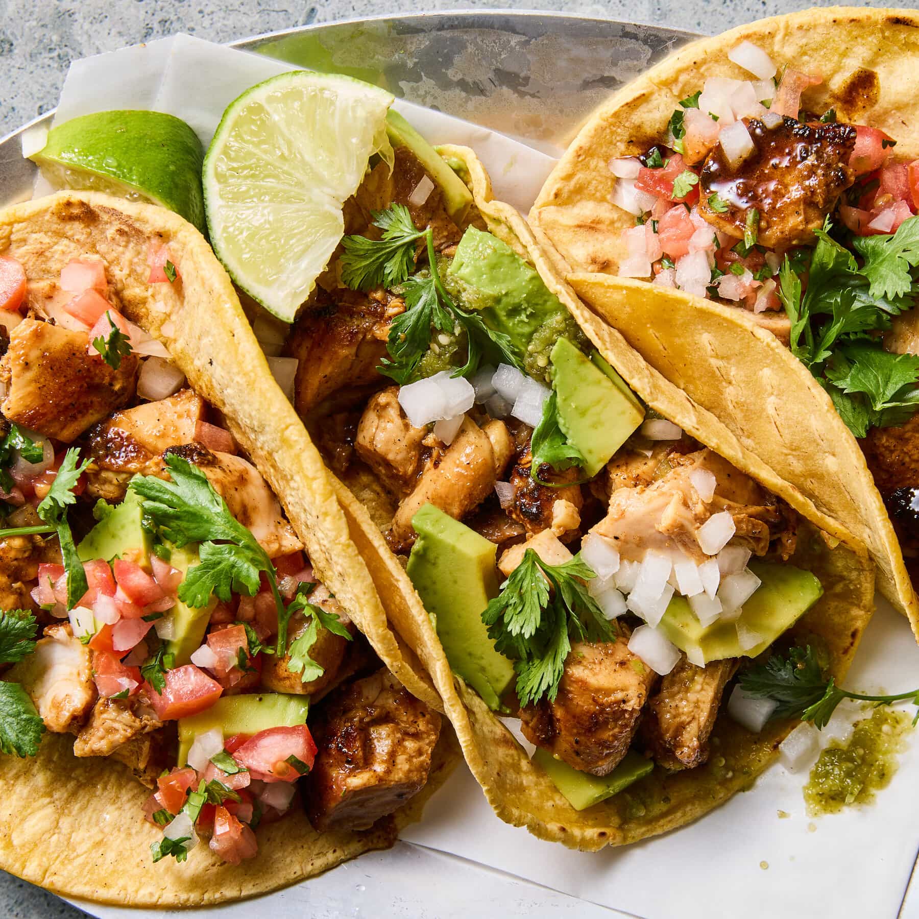 tacos toyuqlu - (Tortilla ,toyuq əti, chef sous,...