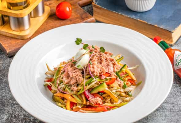 Tuna salatı 350 qr - (Ton balığı, xiyar, pomidor, turşu...