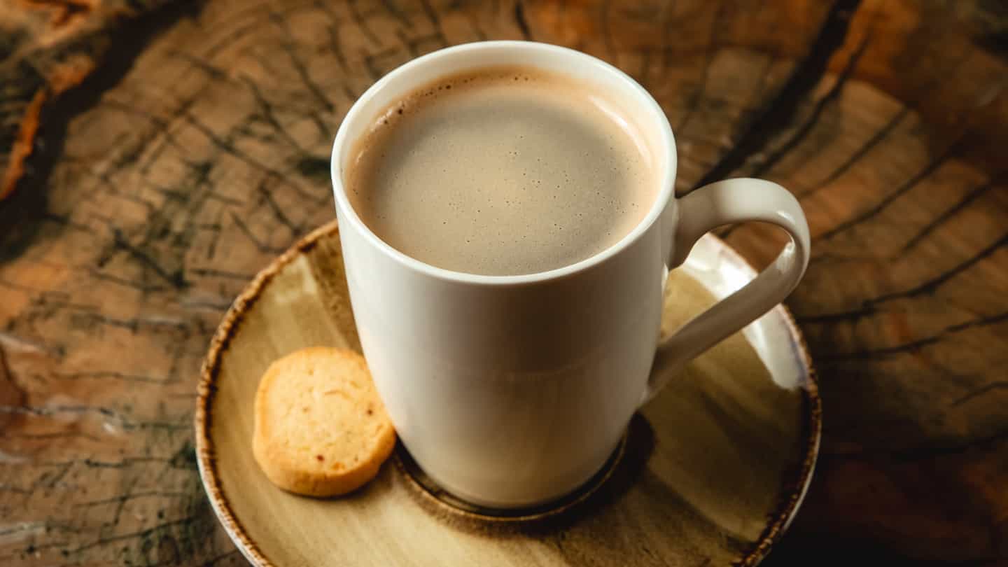 AMERICANO - Espresso üzərinə 90°C istiliyində...