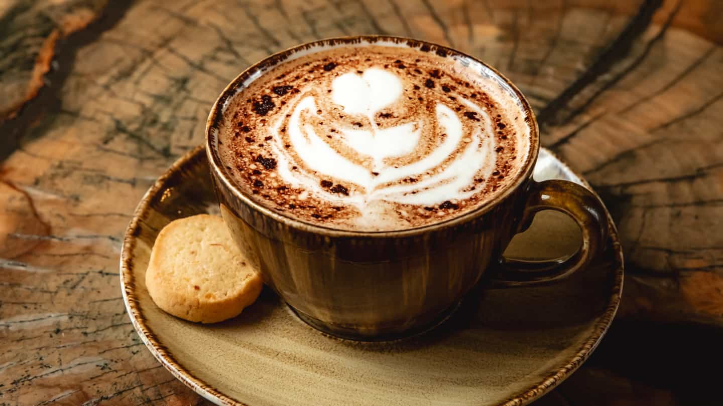 MOCHA COFFEE - Espresso,buxarlanmış süd və...