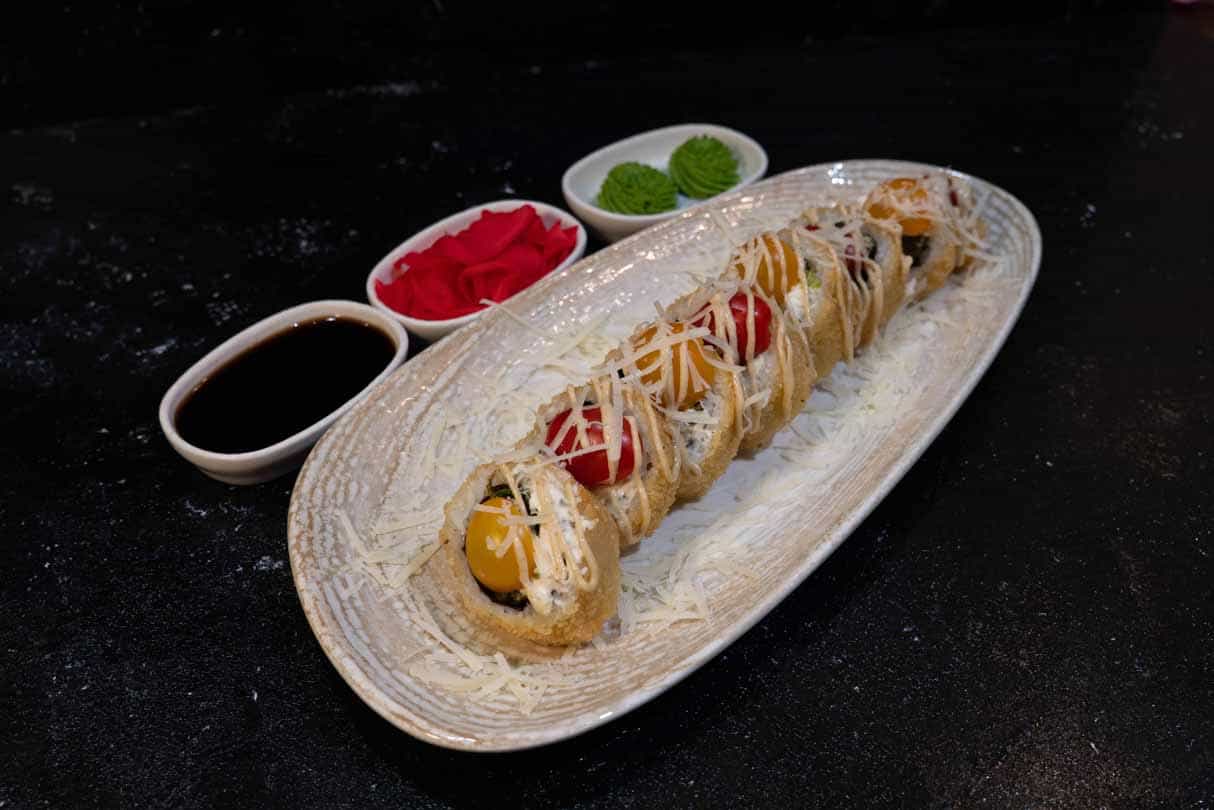 Hot Sezar Roll (Krevetkalı) - Düyü, nori, xiyar, kahı, krem...