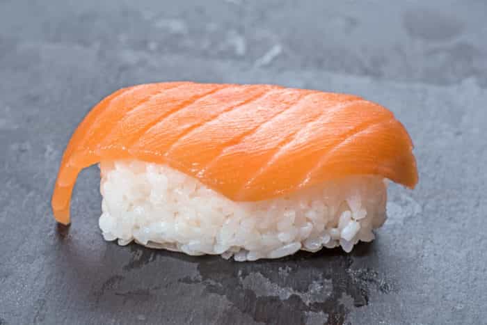 Sushi salmon - (Yaponica düyü, salmon )