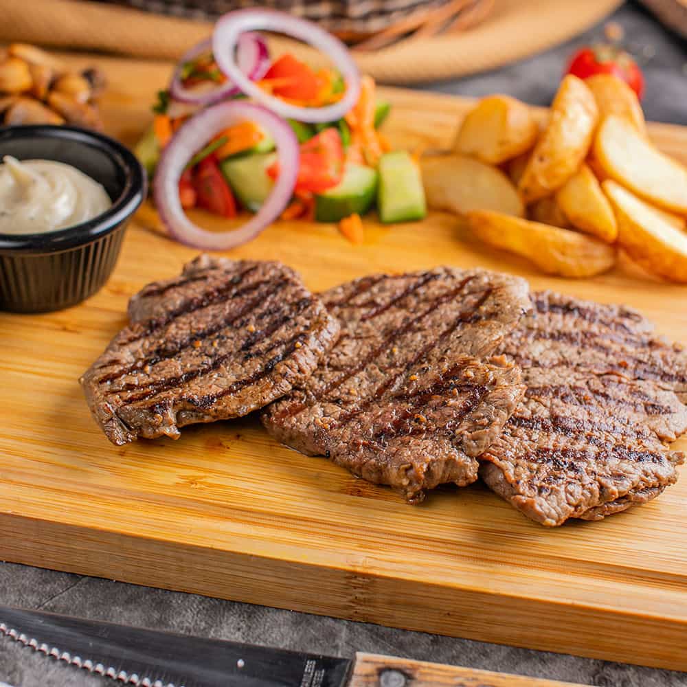 MEDALYON STEAK - (Can əti 250 q,göbələk,qaymaq,fries...