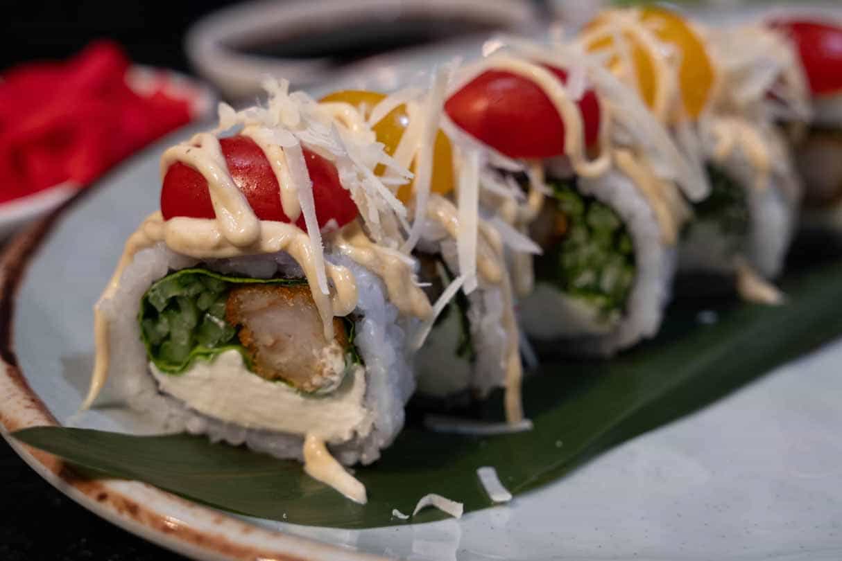 Sezar Roll (Krevetkalı) - Düyü, nori, krevetka, krem pendir,...