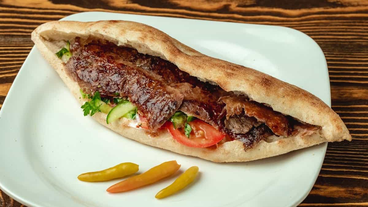 ÇÖRƏKDƏ - mal əti, moyanez, xüsusi sous,...