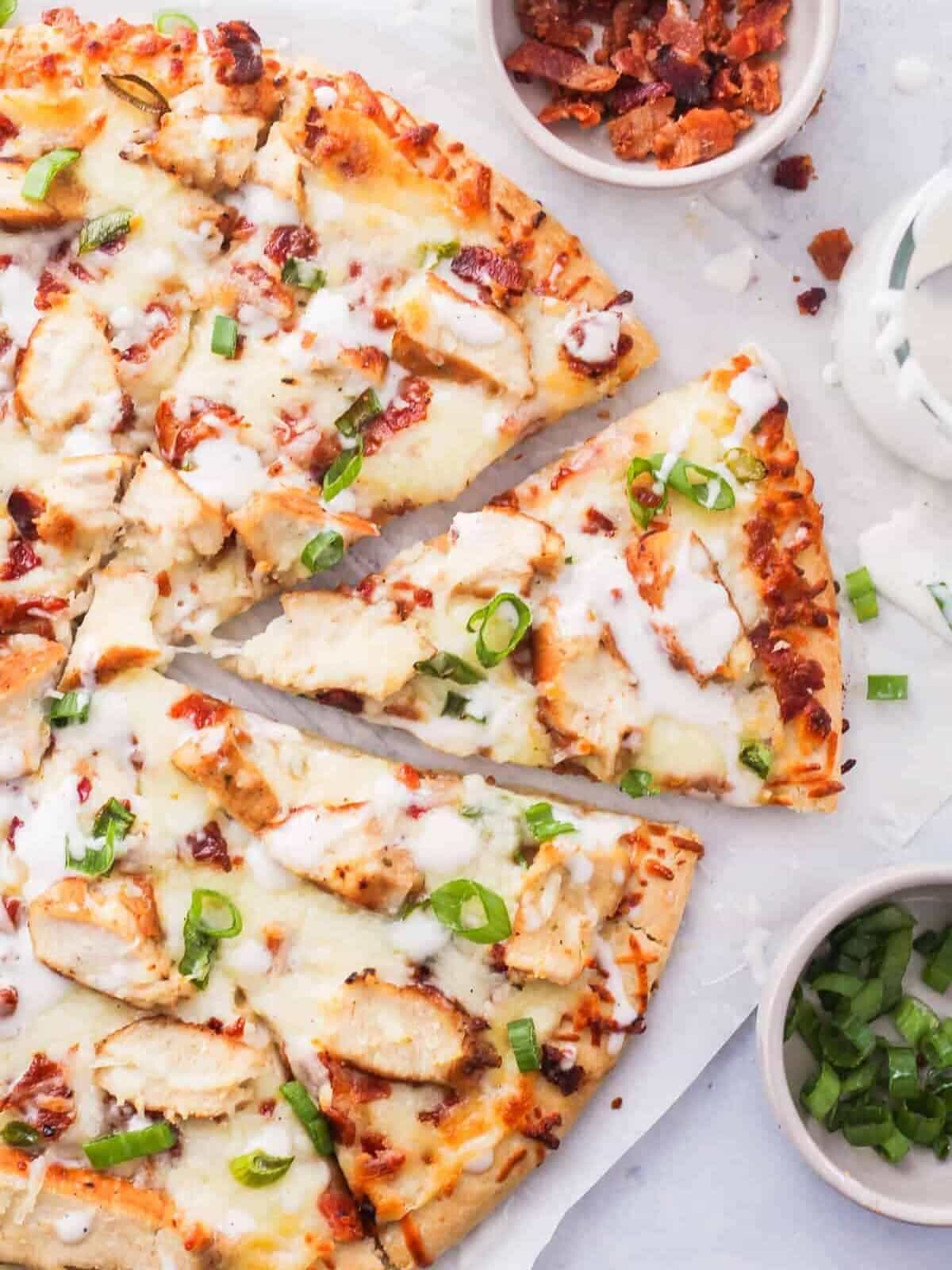Pizza Toyuqlu - Toyuq , pendir