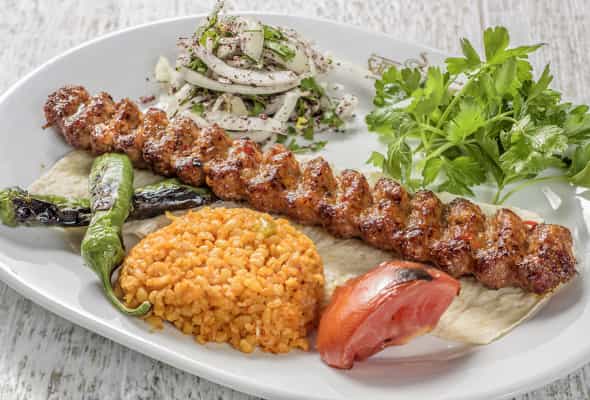 Adana kababı 500 qr - (Quzu əti, soğan, göyərti, acı...