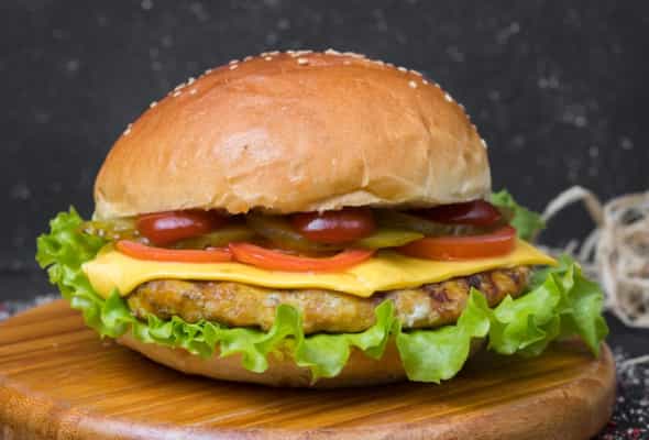 Burger (toyuq əti ilə) 300 qr - Toyuq əti, burger çörəyi, özəl...