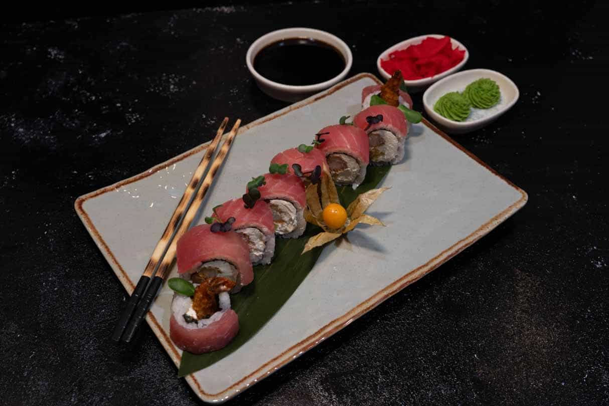Tuna Roll - Düyü, nori, krevetka, manqo, ton...