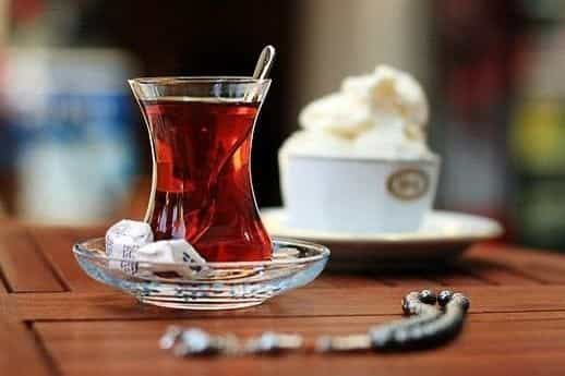 Çay - *Snikers və ya Alpengold ilə