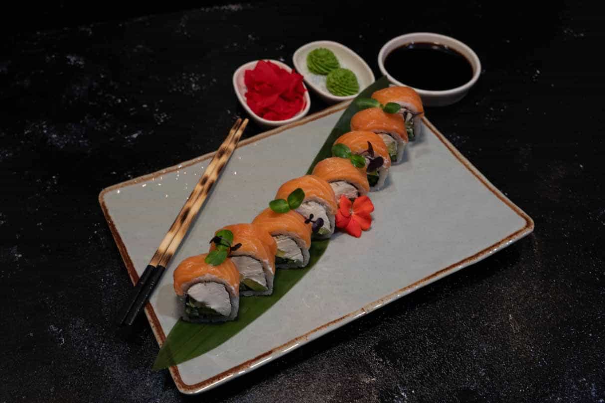 Filadelfiya Roll - Düyü, nori, salmon balığı,...