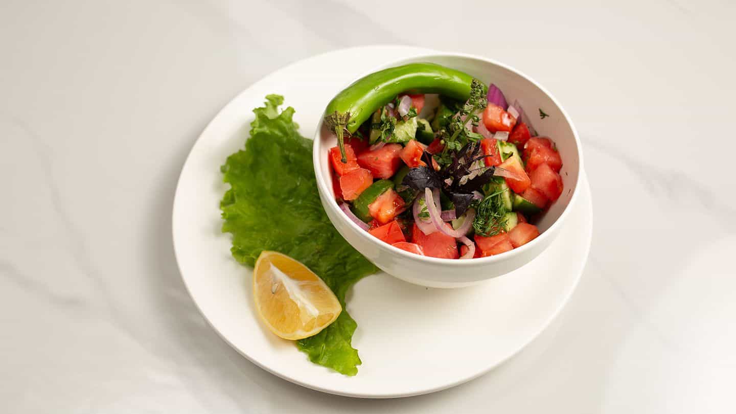 Coban Salat - pamidor,xiyar,goyərti,Limon,sogan